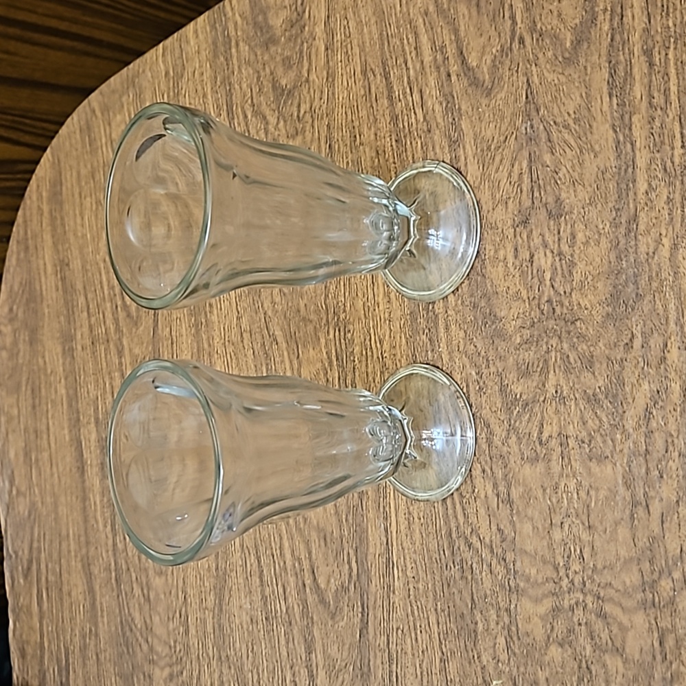 Vintage set of 2  anchor hooking fountain glasses for milkshakes or ice cream